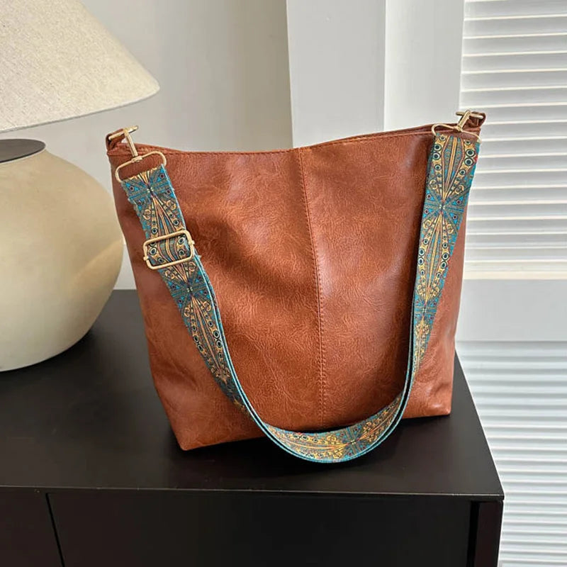 Daphne | Vintage Faux Leather Shoulder Bag