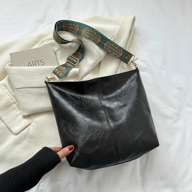 Daphne | Vintage Faux Leather Shoulder Bag